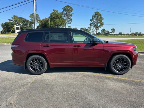 More photos of 2025 Jeep Grand Cherokee L Summit at ALM CDJR Perry, GA