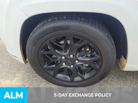 More photos of 2021 Jeep Grand Cherokee Limited X at ALM CDJR Perry, GA