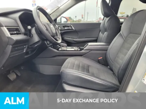 More photos of 2025 Mitsubishi Outlander SE at ALM CDJR Perry, GA