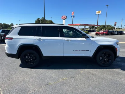 More photos of 2025 Jeep Grand Cherokee L Limited at ALM CDJR Perry, GA