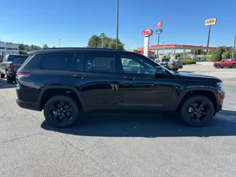 More photos of 2025 Jeep Grand Cherokee L Limited at ALM CDJR Perry, GA
