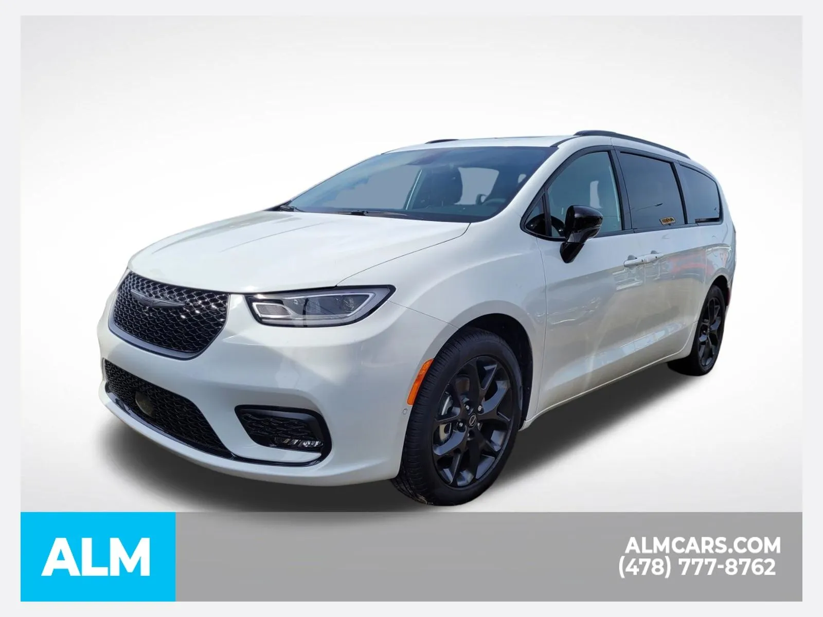 2026 Chrysler Pacifica Limited's photo