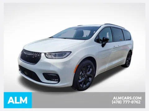White 2026 Chrysler Pacifica Limited for sale in Perry, GA