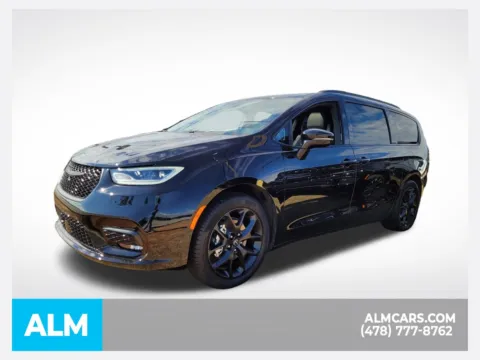 Black 2026 Chrysler Pacifica Limited for sale in Perry, GA