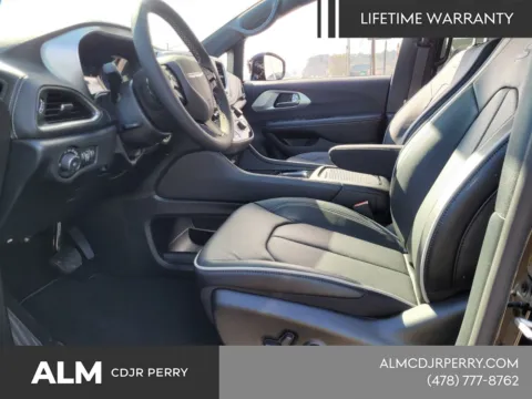 Another view of 2026 Chrysler Pacifica Limited for sale in Perry, GA at ALM CDJR Perry