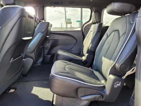 Another view of 2026 Chrysler Pacifica Limited for sale in Perry, GA at ALM CDJR Perry