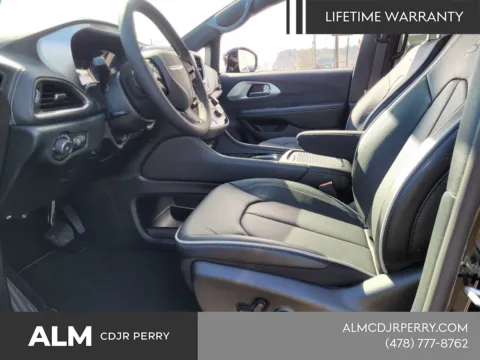 Another view of 2026 Chrysler Pacifica Limited for sale in Perry, GA at ALM CDJR Perry