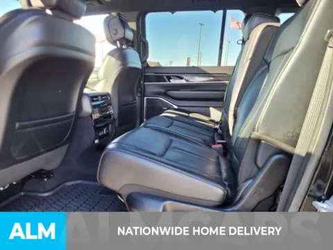 More photos of 2023 Jeep Wagoneer at ALM CDJR Perry, GA