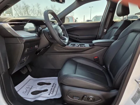 More photos of 2026 Jeep Cherokee Limited at ALM CDJR Perry, GA