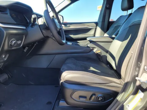 More photos of 2026 Jeep Grand Cherokee Laredo at ALM CDJR Perry, GA