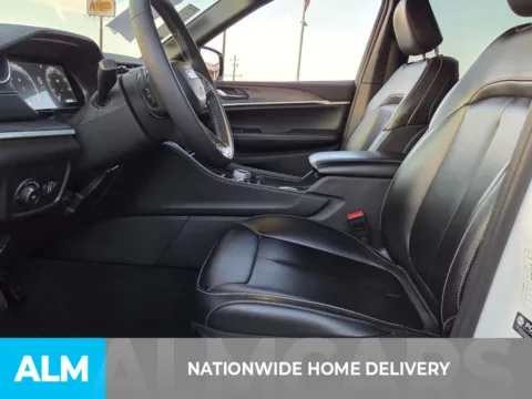 More photos of 2024 Jeep Grand Cherokee Limited at ALM CDJR Perry, GA
