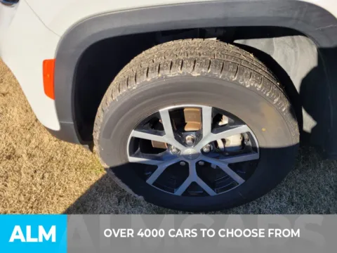 Another view of 2024 Jeep Grand Cherokee Limited for sale in Perry, GA at ALM CDJR Perry