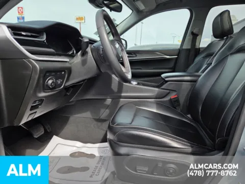 More photos of 2024 Jeep Grand Cherokee 4xe at ALM CDJR Perry, GA