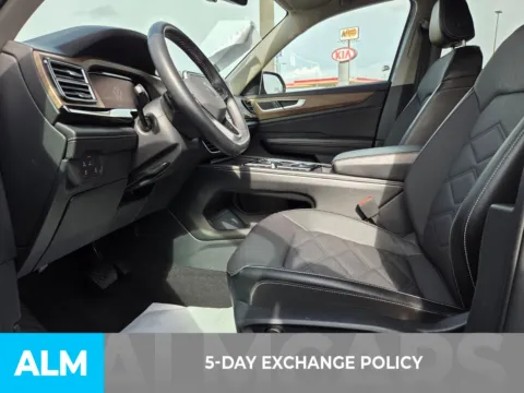 More photos of 2024 Volkswagen Atlas 2.0T SE w/Technology at ALM CDJR Perry, GA