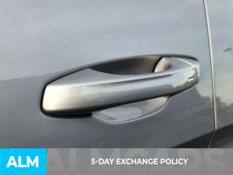 More photos of 2024 Volkswagen Atlas 2.0T SE w/Technology at ALM CDJR Perry, GA