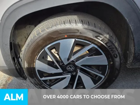 Another view of 2024 Volkswagen Atlas 2.0T SE w/Technology for sale in Perry, GA at ALM CDJR Perry