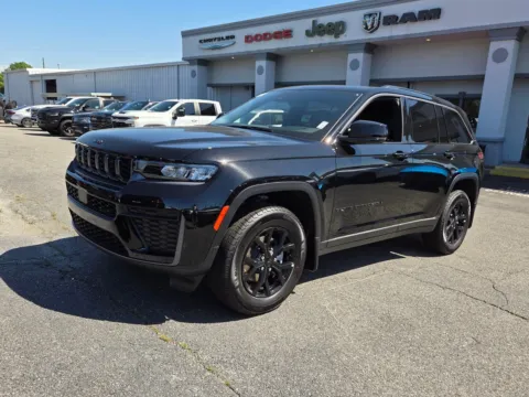 Black 2026 Jeep Grand Cherokee Laredo for sale in Perry, GA