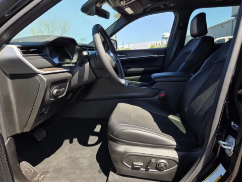 Another view of 2026 Jeep Grand Cherokee Laredo for sale in Perry, GA at ALM CDJR Perry