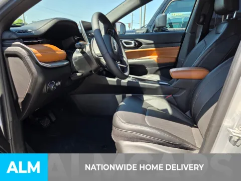 More photos of 2024 Jeep Compass Limited at ALM CDJR Perry, GA