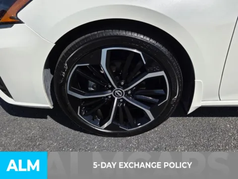 More photos of 2025 Nissan Altima 2.5 SR at ALM CDJR Perry, GA