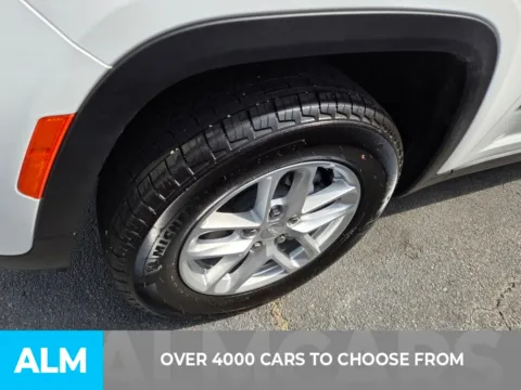 Another view of 2025 Jeep Grand Cherokee Laredo X for sale in Perry, GA at ALM CDJR Perry