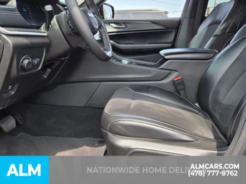 More photos of 2024 Jeep Grand Cherokee Altitude at ALM CDJR Perry, GA