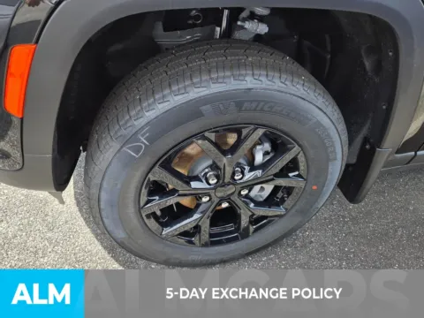 More photos of 2025 Jeep Grand Cherokee Altitude X at ALM CDJR Perry, GA