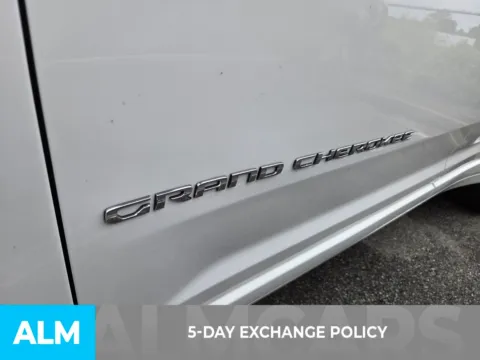 More photos of 2023 Jeep Grand Cherokee Overland at ALM CDJR Perry, GA
