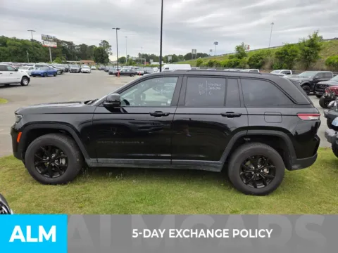 More photos of 2025 Jeep Grand Cherokee Altitude at ALM CDJR Perry, GA