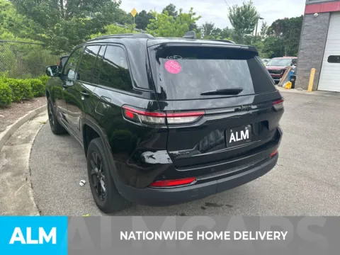 More photos of 2025 Jeep Grand Cherokee Altitude at ALM CDJR Perry, GA