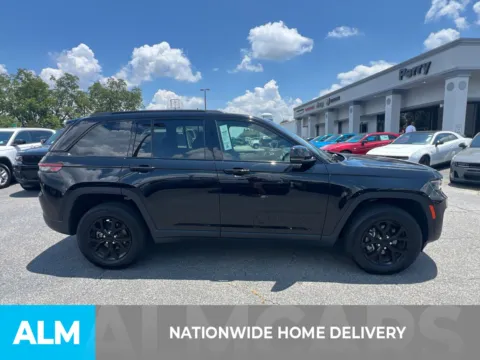 More photos of 2025 Jeep Grand Cherokee Altitude at ALM CDJR Perry, GA