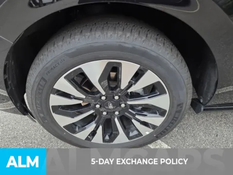 More photos of 2025 Ford Expedition Platinum at ALM CDJR Perry, GA