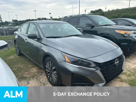 More photos of 2025 Nissan Altima 2.5 SV at ALM CDJR Perry, GA