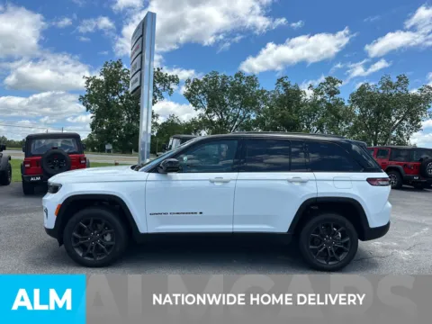 More photos of 2025 Jeep Grand Cherokee Limited at ALM CDJR Perry, GA