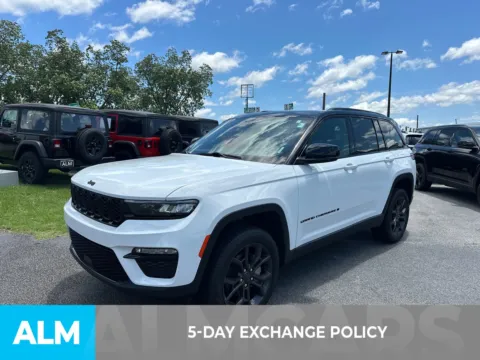 More photos of 2025 Jeep Grand Cherokee Limited at ALM CDJR Perry, GA