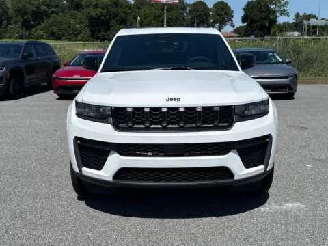 Photos of 2026 Jeep Grand Cherokee L Altitude for sale in Perry, GA at ALM CDJR Perry