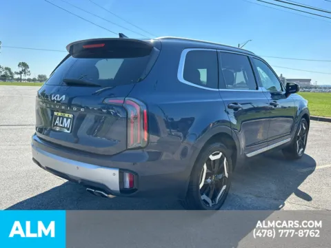 More photos of 2023 Kia Telluride EX at ALM CDJR Perry, GA