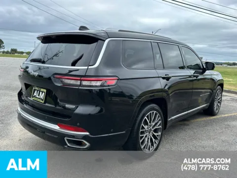 More photos of 2022 Jeep Grand Cherokee L Summit at ALM CDJR Perry, GA