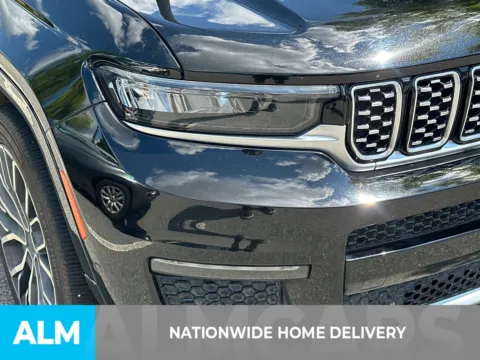 More photos of 2022 Jeep Grand Cherokee L Summit at ALM CDJR Perry, GA