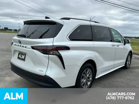 More photos of 2025 Toyota Sienna XLE at ALM CDJR Perry, GA