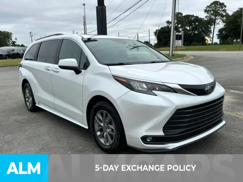 Another view of 2025 Toyota Sienna XLE for sale in Perry, GA at ALM CDJR Perry