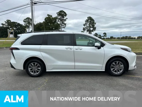 More photos of 2025 Toyota Sienna XLE at ALM CDJR Perry, GA