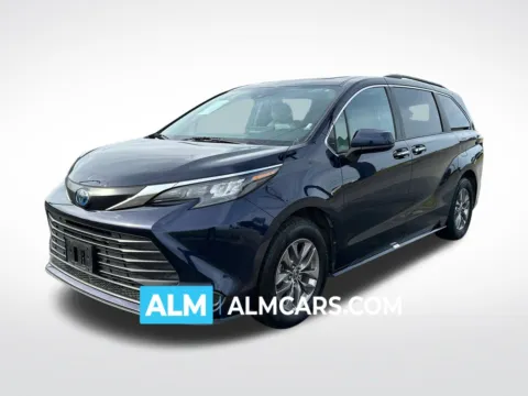 Blue 2025 Toyota Sienna XLE for sale in Perry, GA