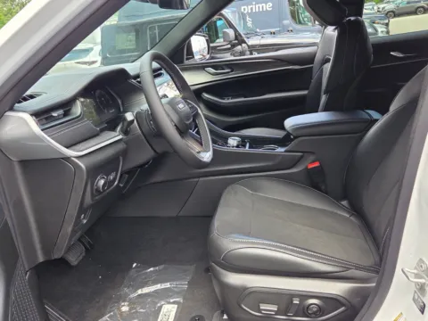 More photos of 2026 Jeep Grand Cherokee L Altitude at ALM CDJR Perry, GA