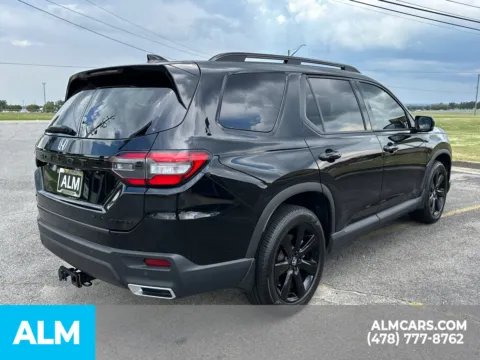 More photos of 2025 Honda Pilot Black Edition at ALM CDJR Perry, GA