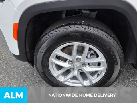 More photos of 2025 Jeep Grand Cherokee Laredo X at ALM CDJR Perry, GA