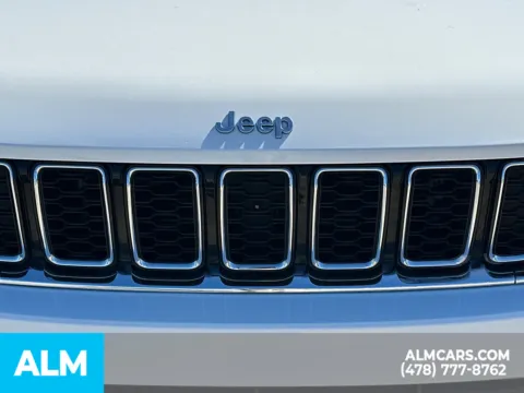 More photos of 2024 Jeep Grand Cherokee 4xe at ALM CDJR Perry, GA