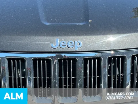 More photos of 2011 Jeep Grand Cherokee Limited at ALM CDJR Perry, GA