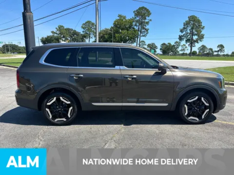 More photos of 2024 Kia Telluride S at ALM CDJR Perry, GA