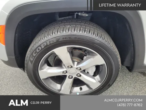 More photos of 2024 Jeep Grand Cherokee Limited at ALM CDJR Perry, GA